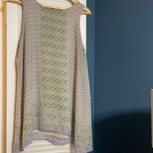 Max studio sleeveless shirt